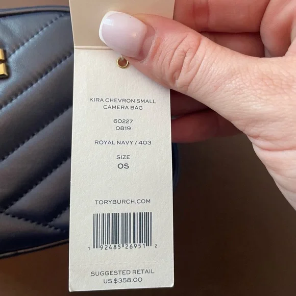 Tory Burch Kira Chevron Camera Bag - Picture 4 of 5